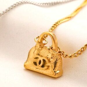Chic Gold Necklace with Padlock Charm